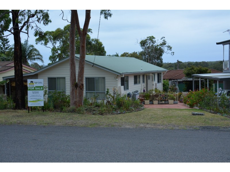 24 Yeramba Road, Summerland Point NSW 2259