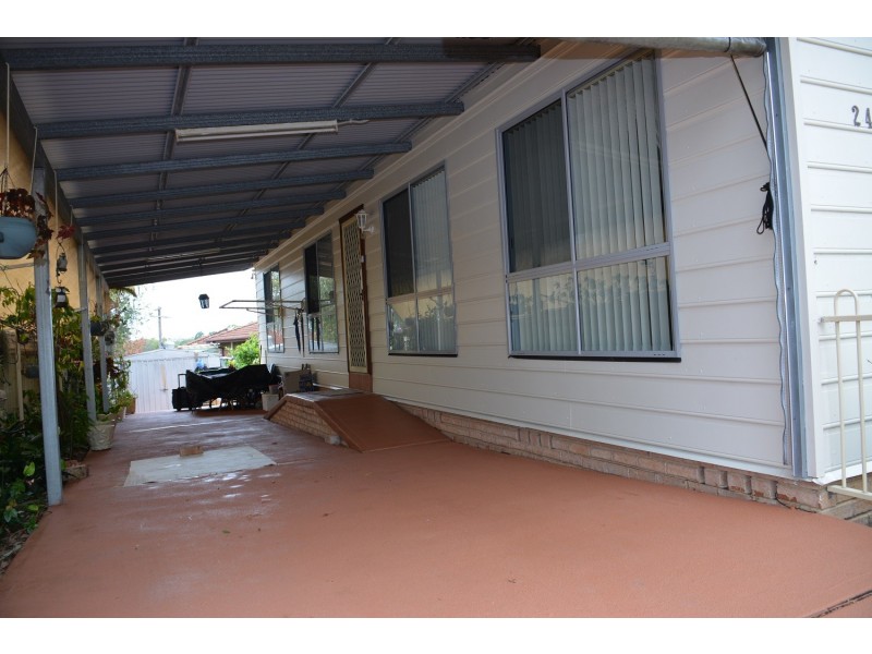 24 Yeramba Road, Summerland Point NSW 2259