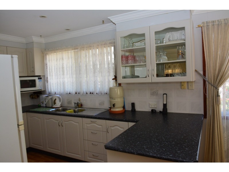 24 Yeramba Road, Summerland Point NSW 2259