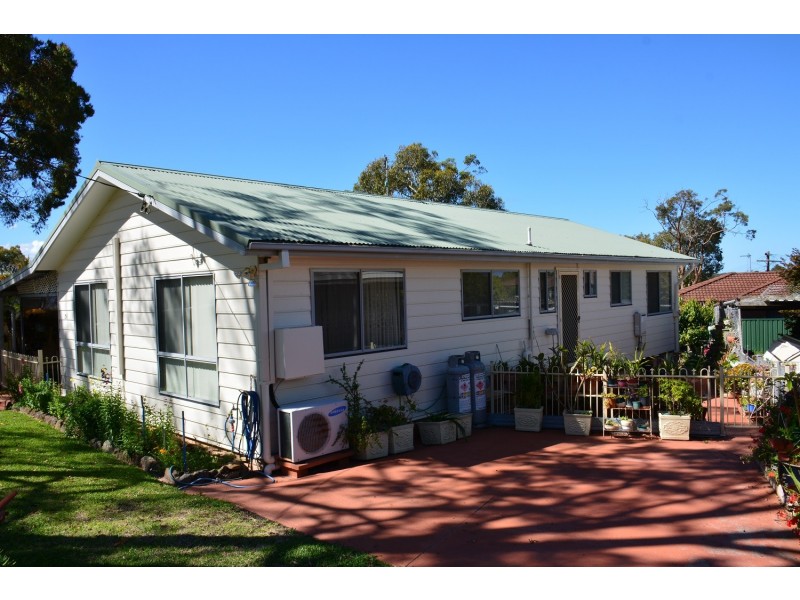 24 Yeramba Road, Summerland Point NSW 2259