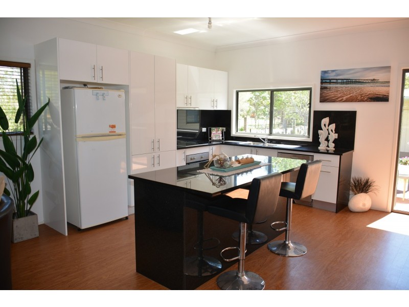 46 Findlay Avenue, Chain Valley Bay NSW 2259