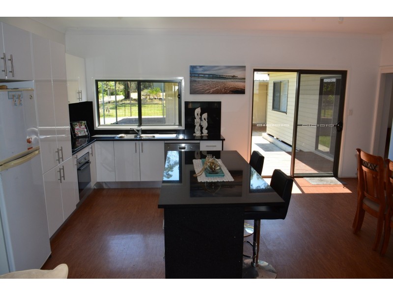 46 Findlay Avenue, Chain Valley Bay NSW 2259