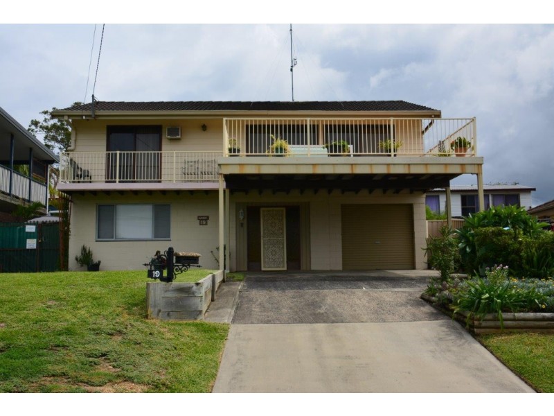 19 Quinalup Street, Gwandalan NSW 2259