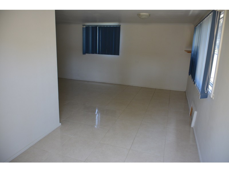 17 Tarwarri Rd, Summerland Point NSW 2259