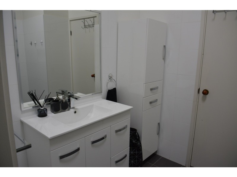 17 Tarwarri Rd, Summerland Point NSW 2259