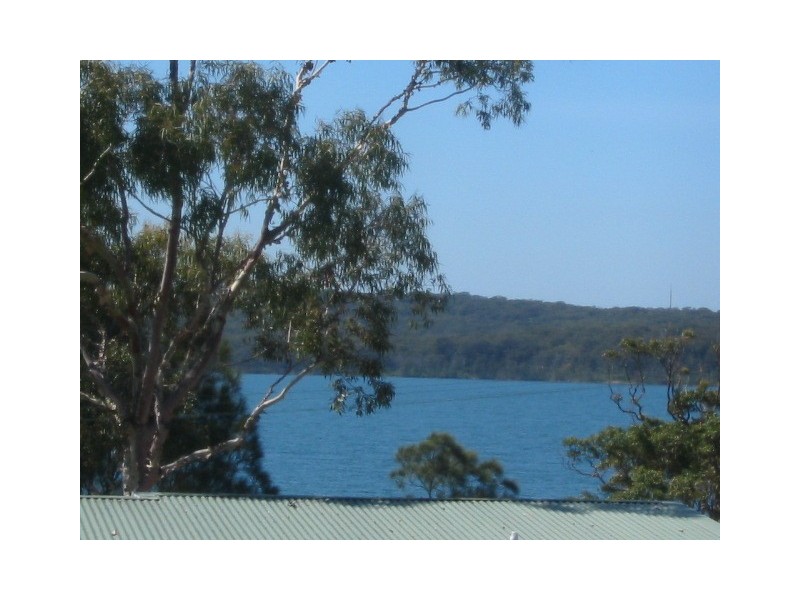 8 Winbin Crescent, Gwandalan NSW 2259