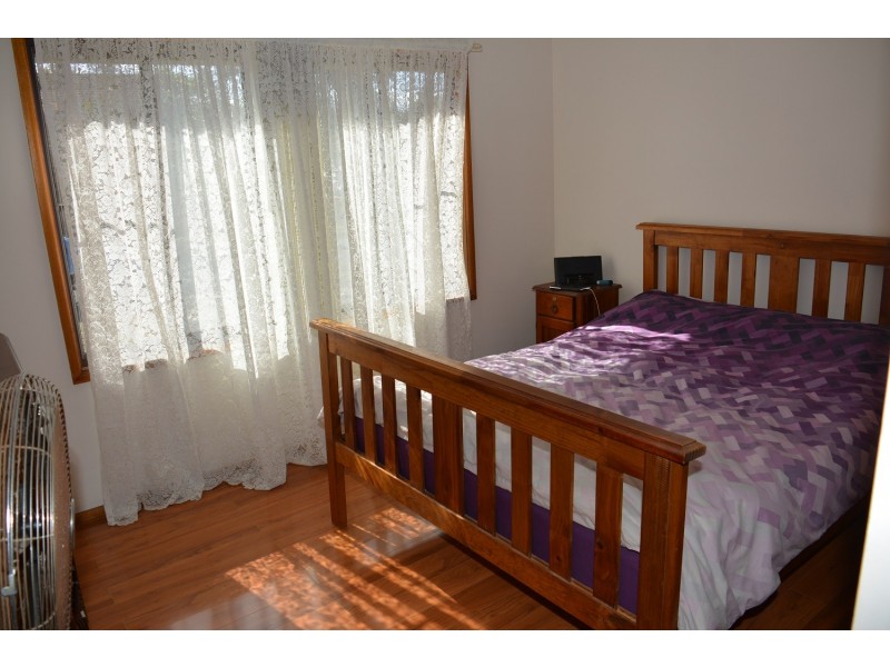 6 Yeramba Road, Summerland Point NSW 2259