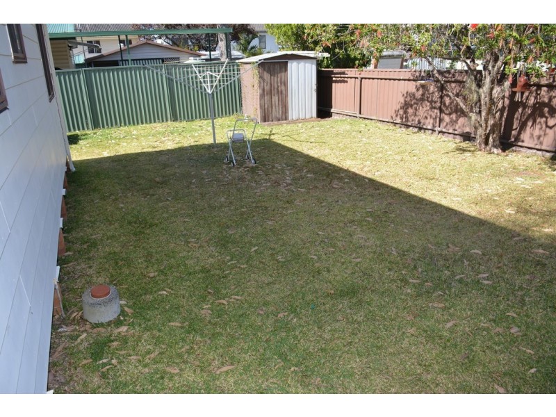 6 Yeramba Road, Summerland Point NSW 2259