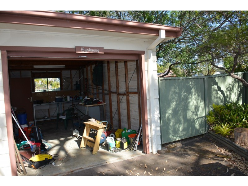 6 Yeramba Road, Summerland Point NSW 2259