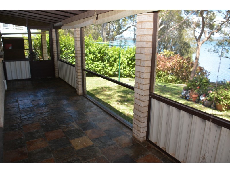 123 Kullaroo rd, Summerland Point NSW 2259
