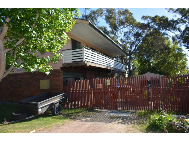 5 Summerland Road, Summerland Point NSW 2259