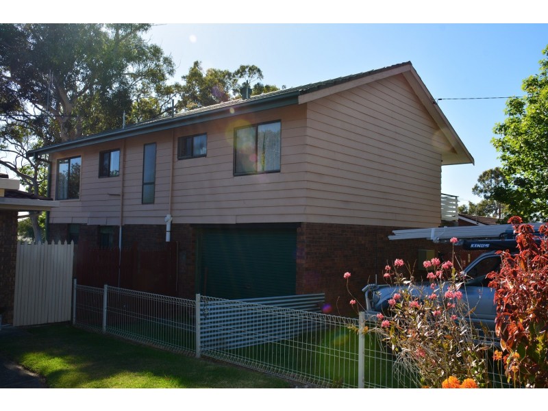 5 Summerland Road, Summerland Point NSW 2259