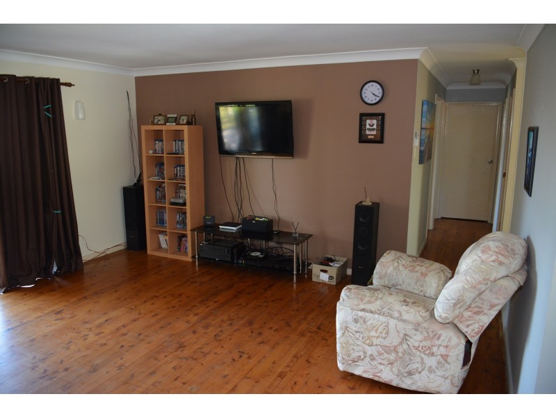 5 Summerland Road, Summerland Point NSW 2259