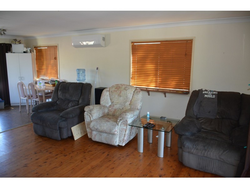 5 Summerland Road, Summerland Point NSW 2259