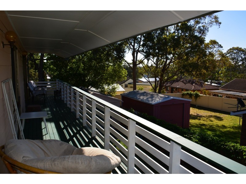 5 Summerland Road, Summerland Point NSW 2259