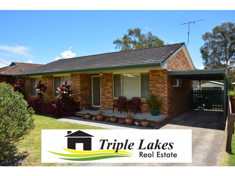 4 Naroo Avenue, Summerland Point NSW 2259