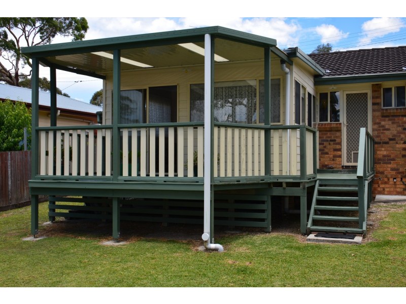 4 Naroo Avenue, Summerland Point NSW 2259
