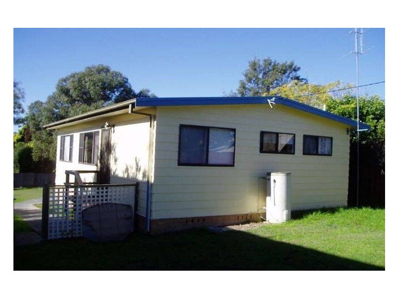 9 Nacooma, Buff Point NSW 2262