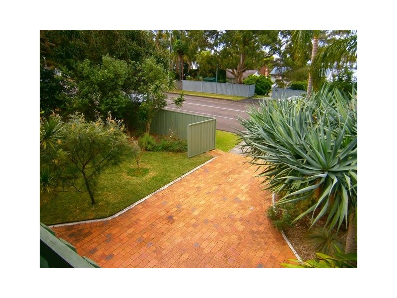 52 Sunrise Avenue, Budgewoi NSW 2262