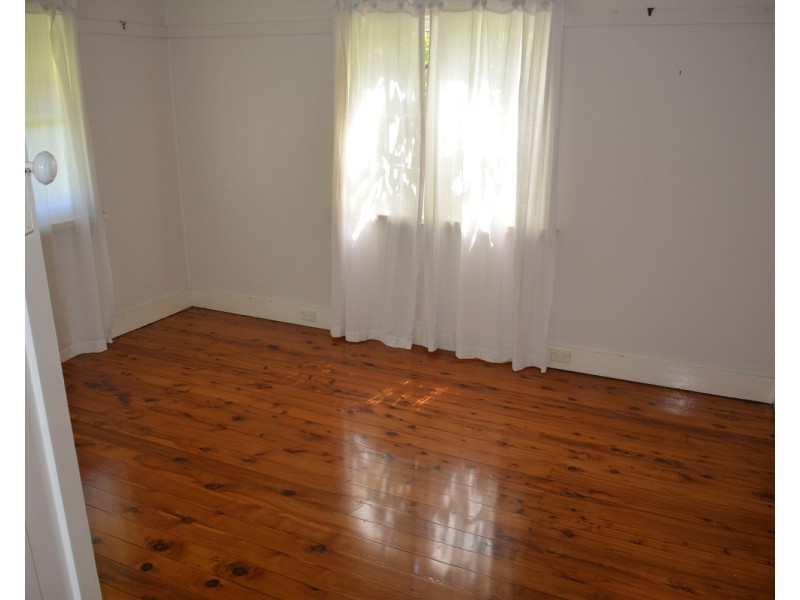 43 Gordon Ave, Summerland Point NSW 2259