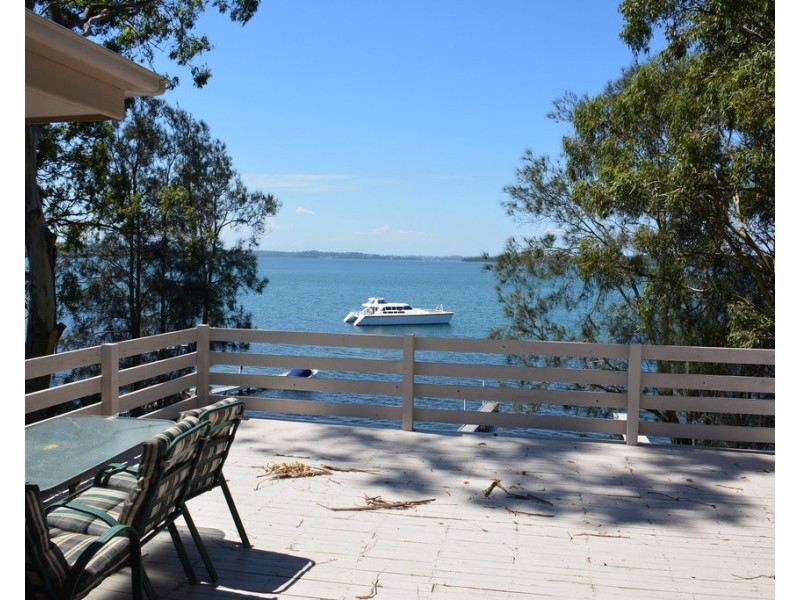 43 Gordon Ave, Summerland Point NSW 2259