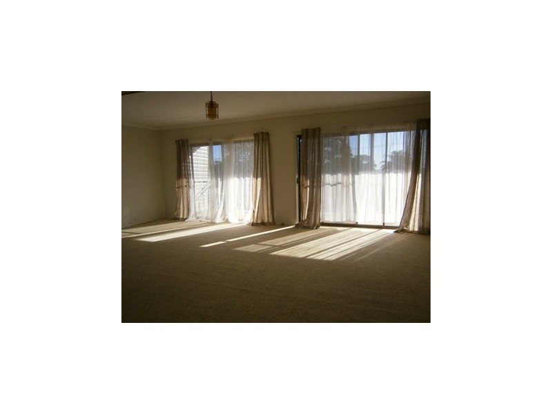 115 WINBIN CRESCENT, Gwandalan NSW 2259