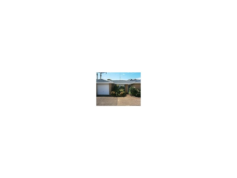 2/6 Lake St, Budgewoi NSW 2262