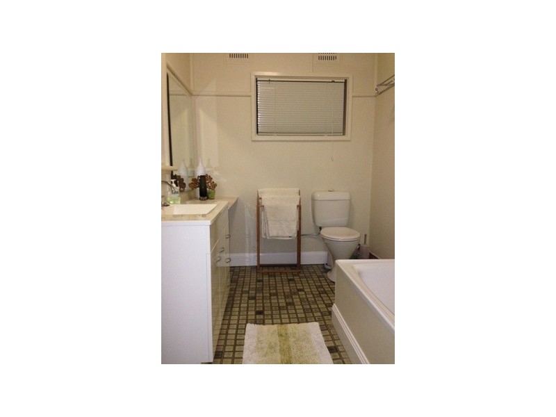 52 Woolana Ave, Budgewoi NSW 2262