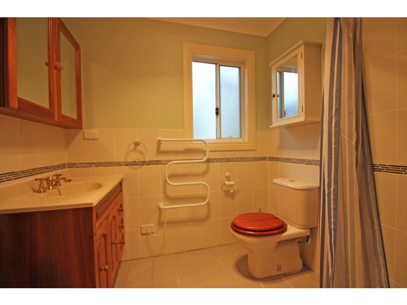 33A Dale Avenue, Chain Valley Bay NSW 2259