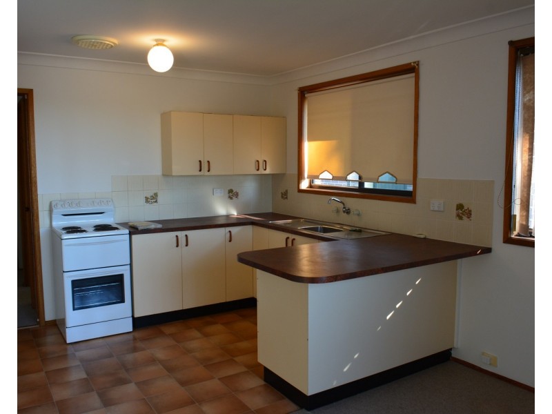 1/7 Anembo, Summerland Point NSW 2259