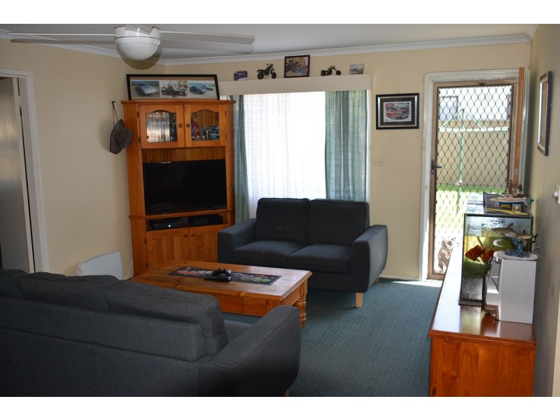 11 Parraweena Rd, Gwandalan NSW 2259