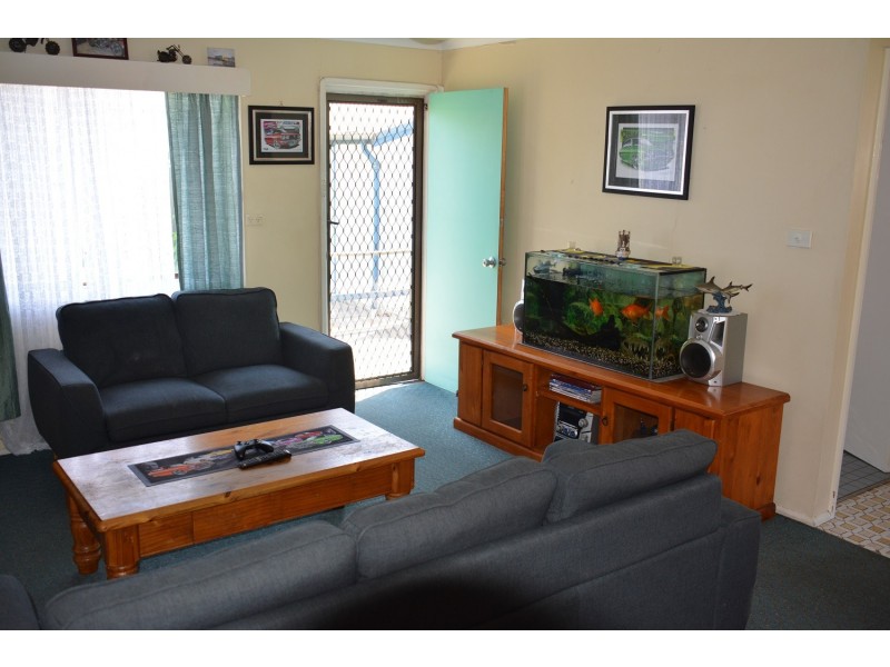 11 Parraweena Rd, Gwandalan NSW 2259