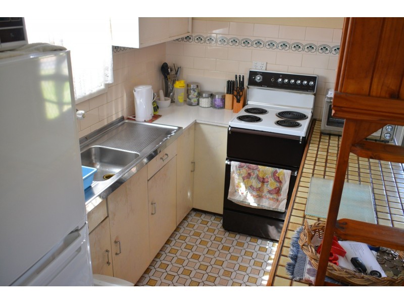 11 Parraweena Rd, Gwandalan NSW 2259