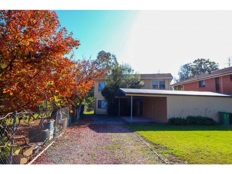 24 Ginganup, Summerland Point NSW 2259