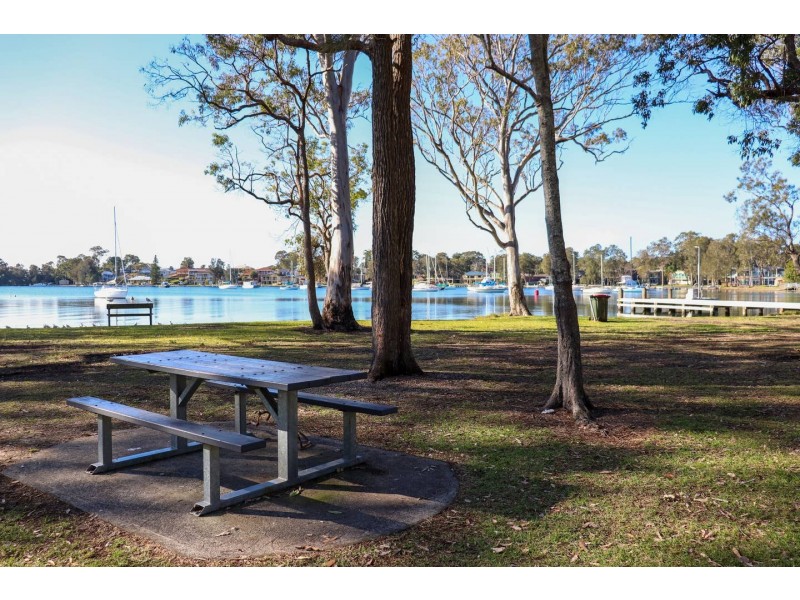 24 Ginganup, Summerland Point NSW 2259