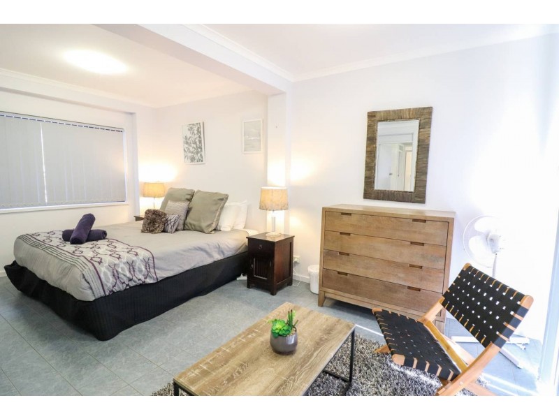 24 Ginganup, Summerland Point NSW 2259