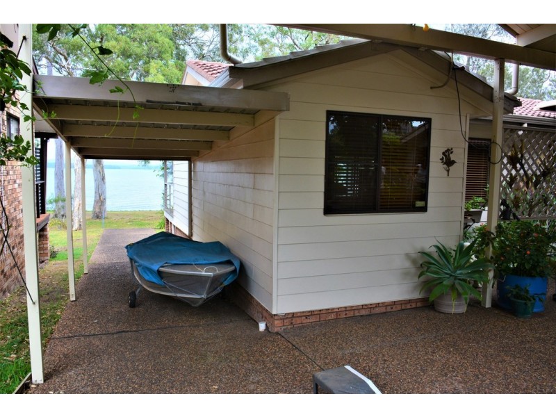 169 Kullaroo Rd, Summerland Point NSW 2259