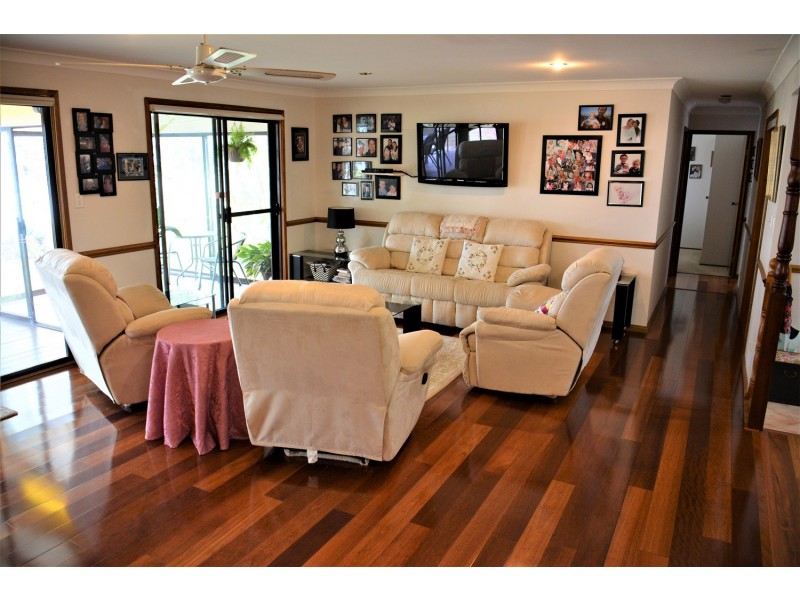 169 Kullaroo Rd, Summerland Point NSW 2259