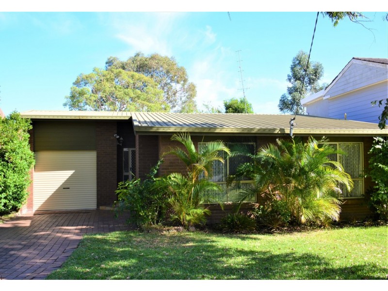4 Muraban Road, Summerland Point NSW 2259