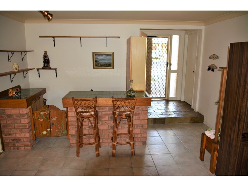 4 Muraban Road, Summerland Point NSW 2259