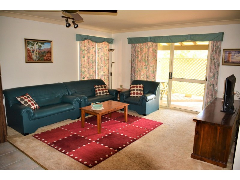 4 Muraban Road, Summerland Point NSW 2259