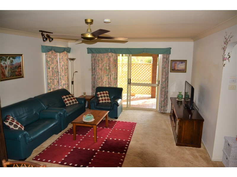 4 Muraban Road, Summerland Point NSW 2259