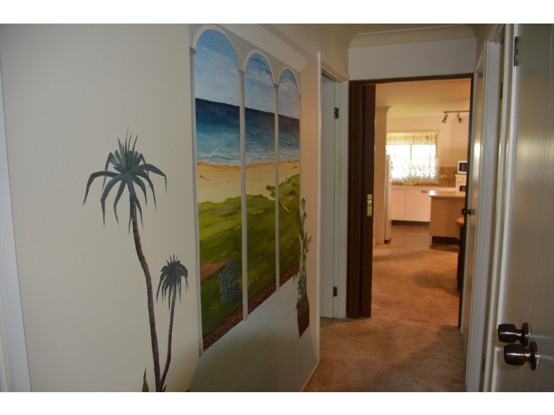 4 Muraban Road, Summerland Point NSW 2259