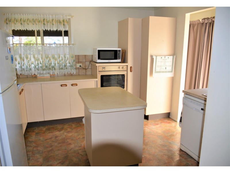 4 Muraban Road, Summerland Point NSW 2259