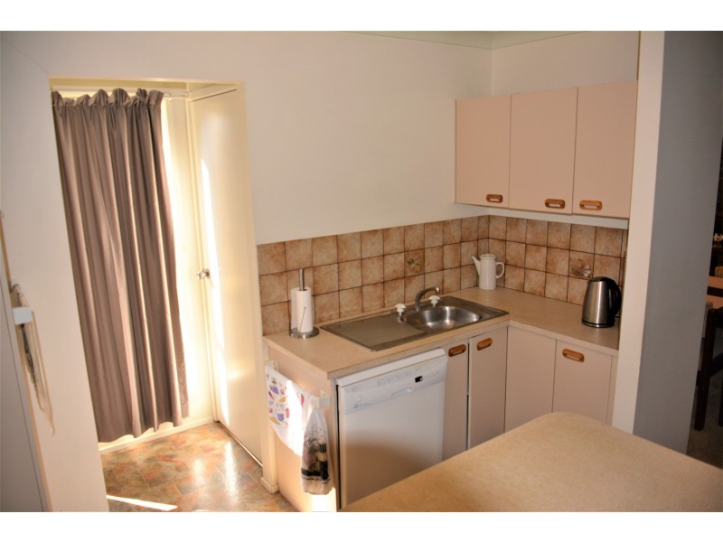 4 Muraban Road, Summerland Point NSW 2259