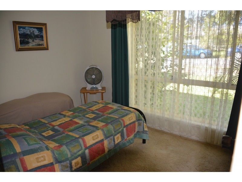 4 Muraban Road, Summerland Point NSW 2259