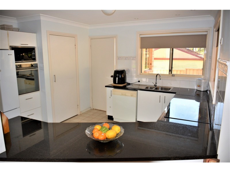 16 Government Road, Summerland Point NSW 2259