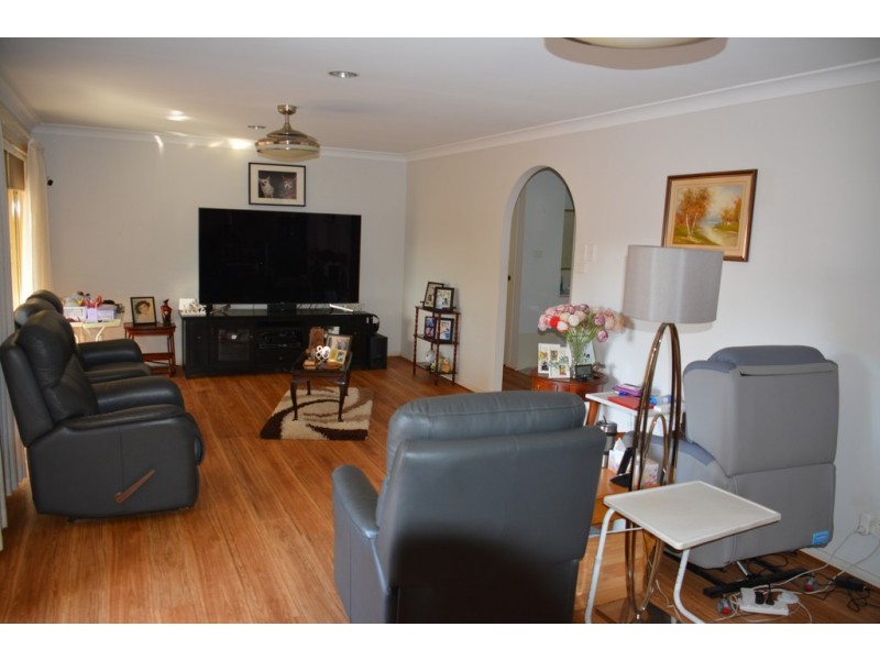 16 Government Road, Summerland Point NSW 2259