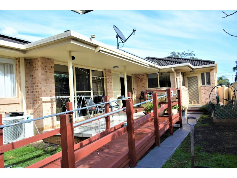 16 Government Road, Summerland Point NSW 2259