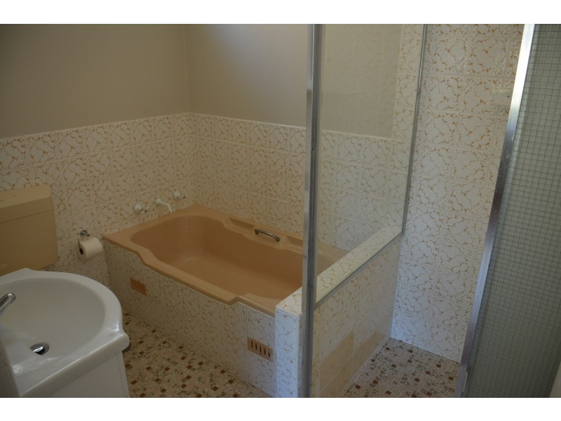 24 Tarwarri Road, Summerland Point NSW 2259